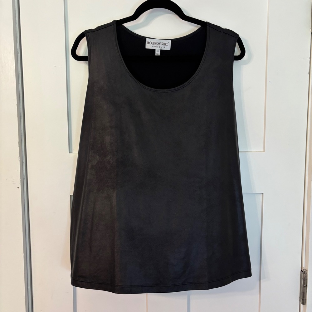 Brownstone Studio Womens 1X Black Faux Leather Look Sleeveless Scoop Neck Top